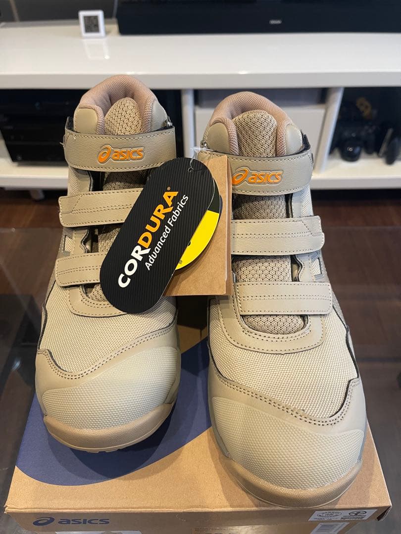 限定色　ASICS WINJOB CP216 TOUGH 28.0cm