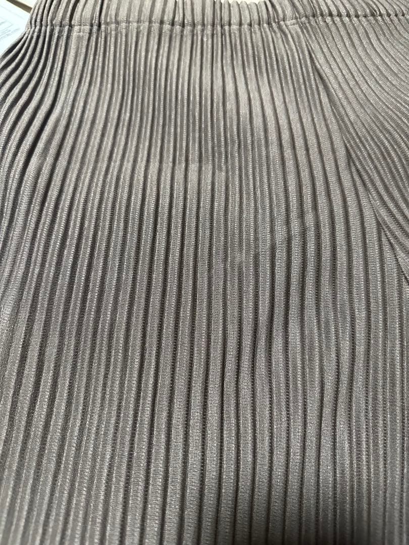 UNFOLD HOMME PLISSÉ ISSEY MIYAKE