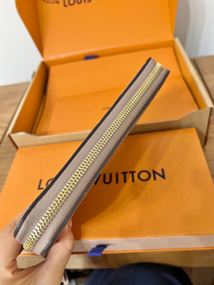 みっち　　ルイヴィトン　アンプラント　ジッピーウォレット