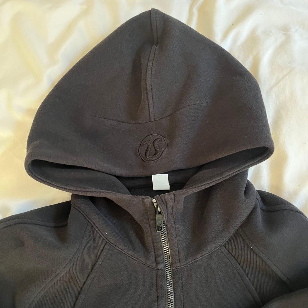 ルルレモン　scuba hoodie ブラックフード付きパーカー