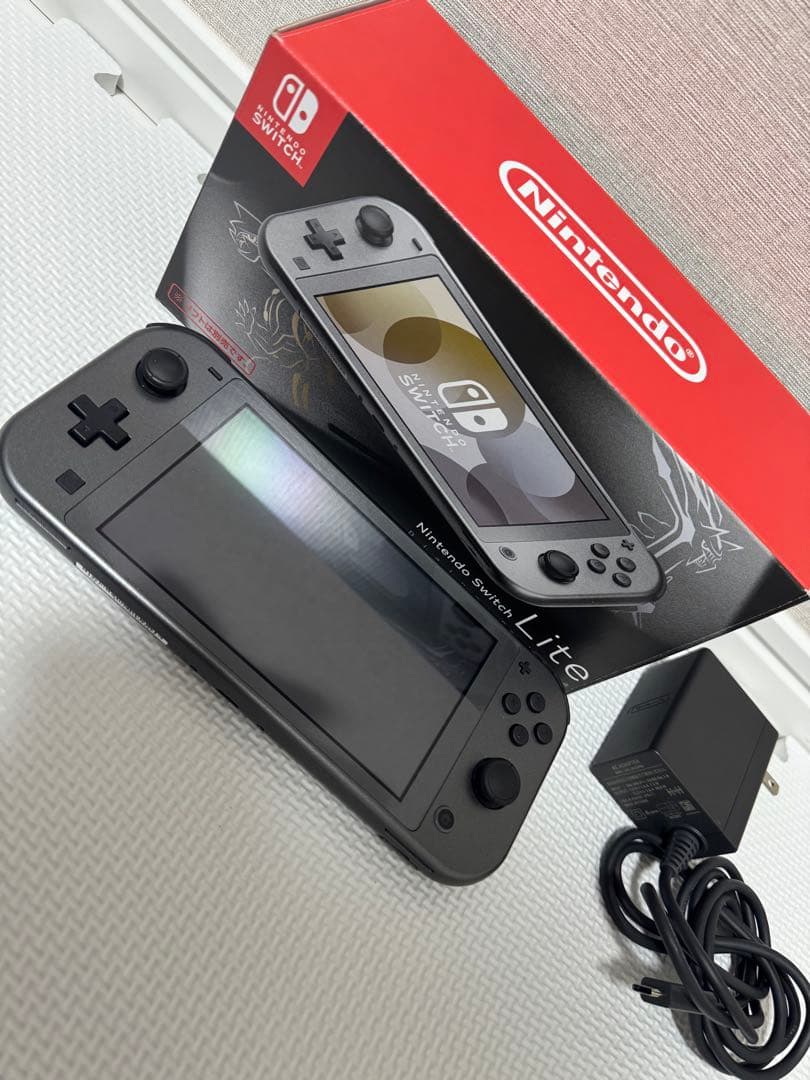任天堂　Switch Lite ポケモン　ディアルガ・パルキア　デザイン
