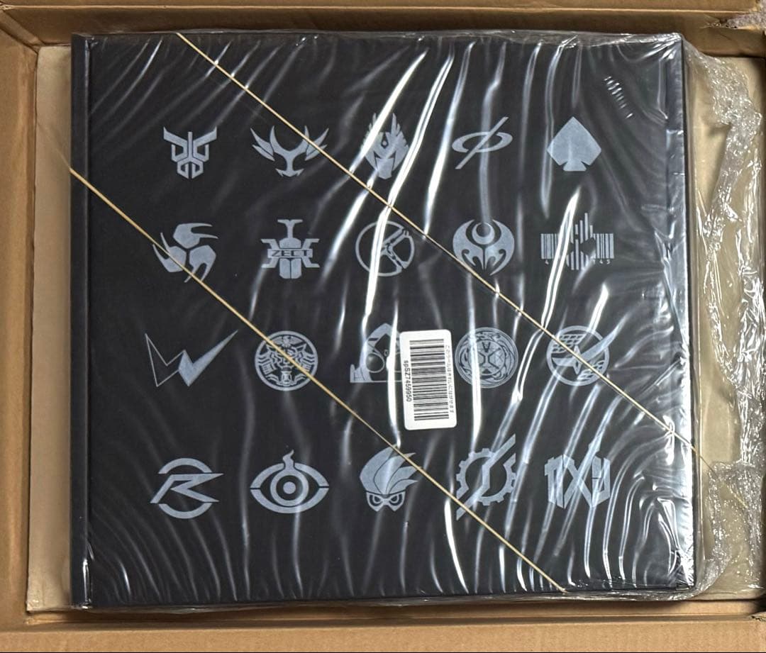 平成仮面ライダー20作品記念ベスト(CD4枚組+ピンバッジセット)