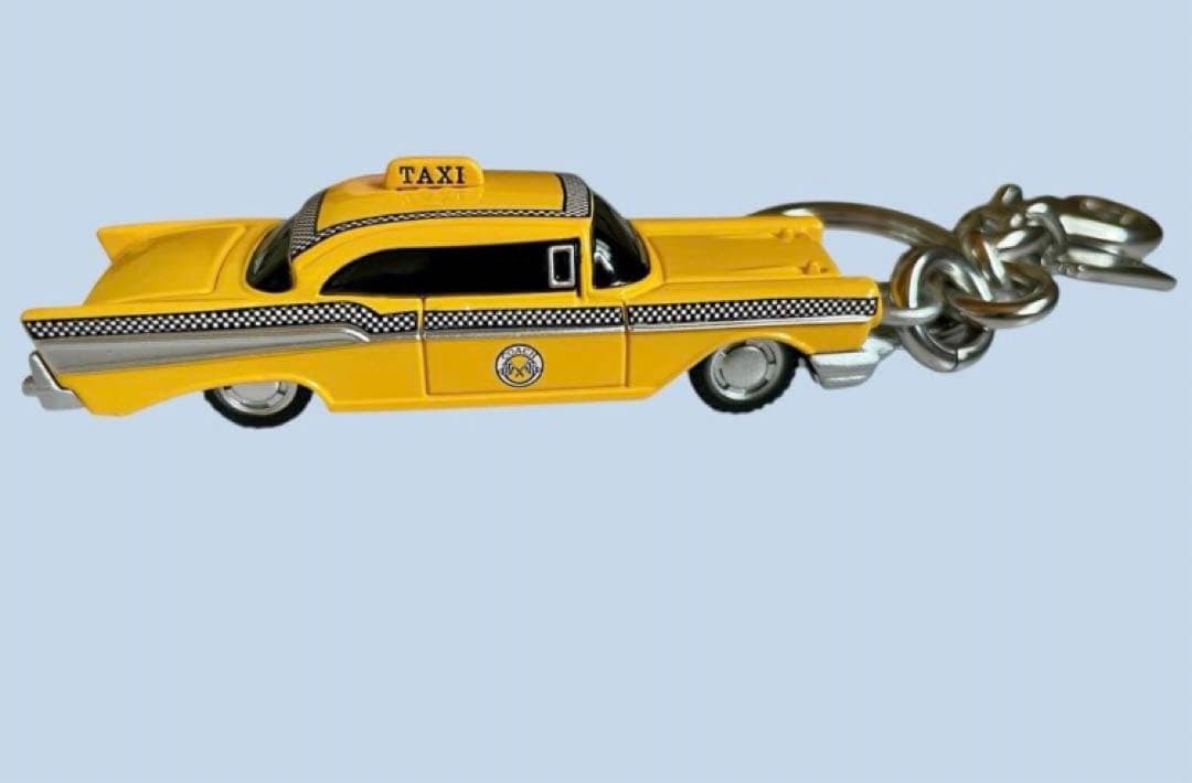 希少 COACH スモールタクシー キーホルダー バッグチャーム　オンライン完売