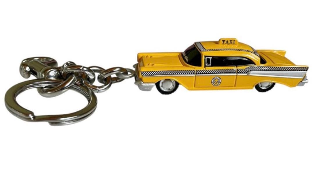 希少 COACH スモールタクシー キーホルダー バッグチャーム　オンライン完売