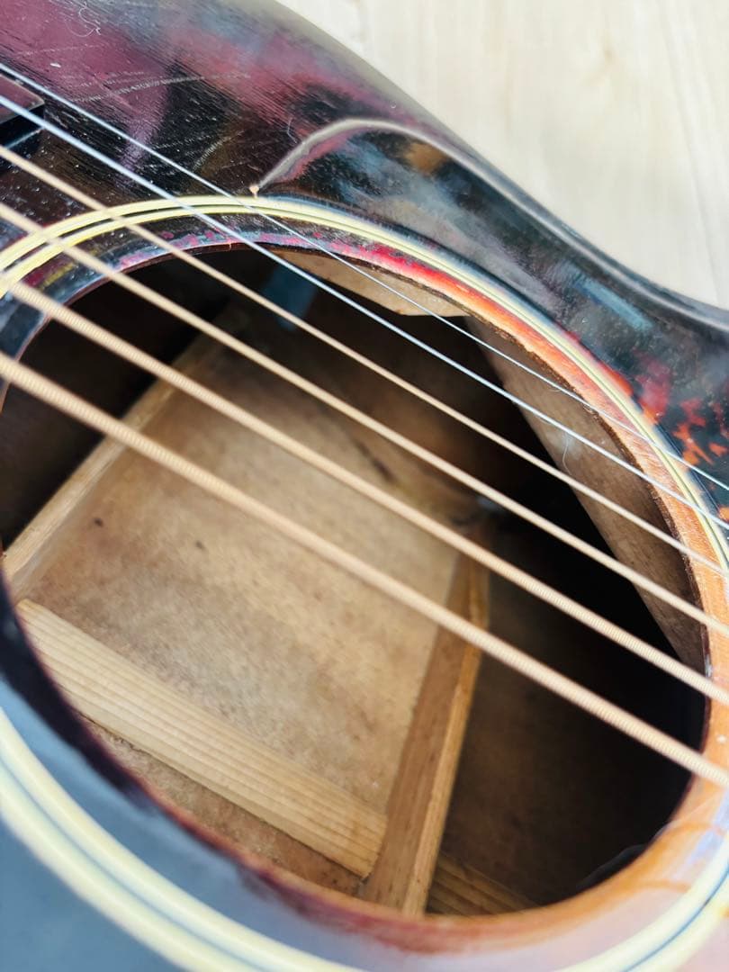 激レア！Wasser held Gibson l-00styleのギターです