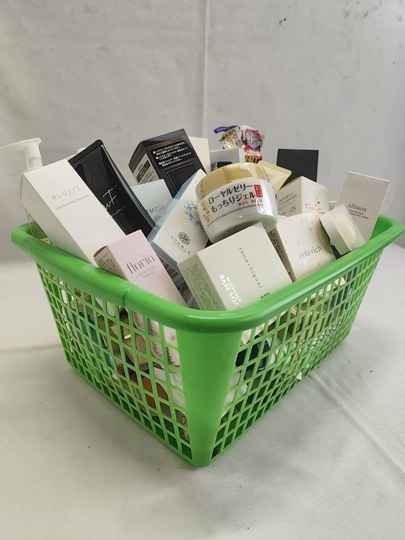 新品未使用　化粧品など大量まとめ売り（基礎化粧 スキンケアヘアケアコスメその他）
