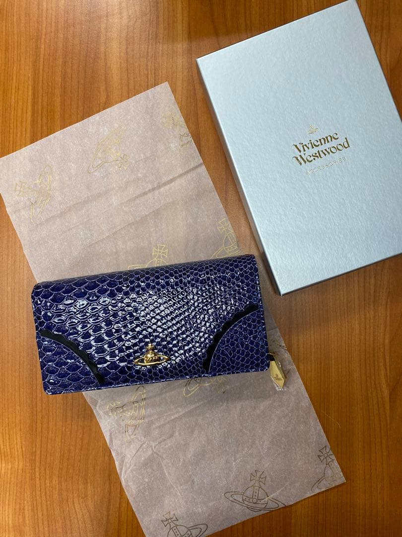 新品未使用品Vivienne ヴィヴィアン・ウエストウッド 長財布 レディ