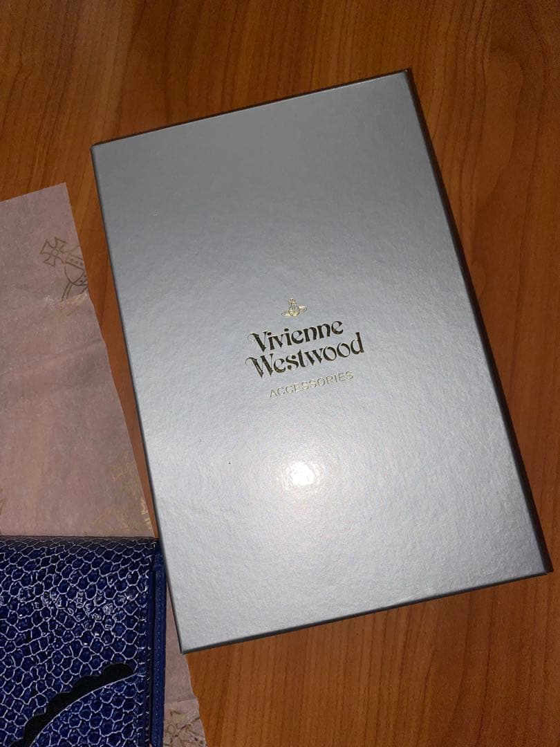 新品未使用品Vivienne ヴィヴィアン・ウエストウッド 長財布 レディ