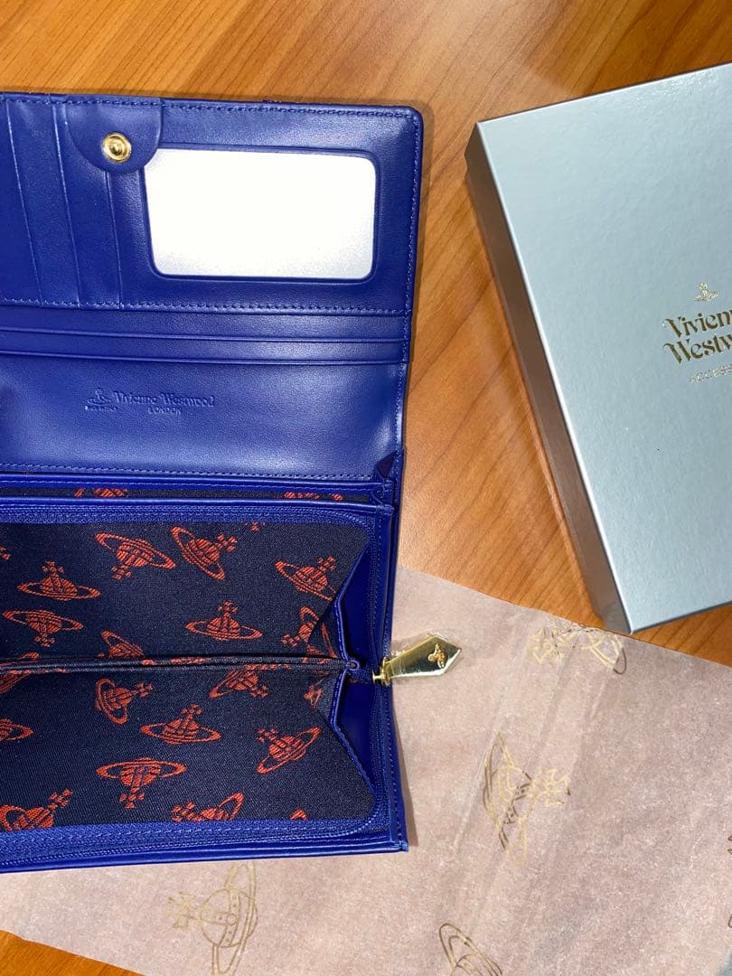 新品未使用品Vivienne ヴィヴィアン・ウエストウッド 長財布 レディ