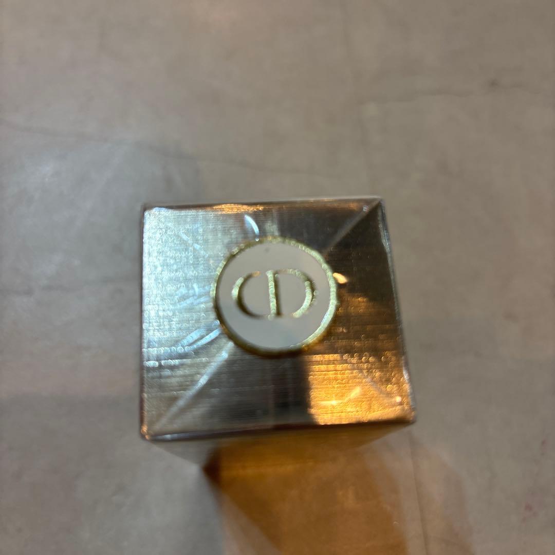 ディオールプレステージホワイトUVルミエールシアーグロー