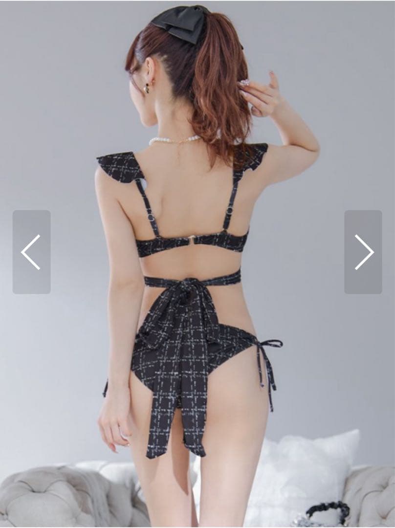 フリル付きブラックチェック水着