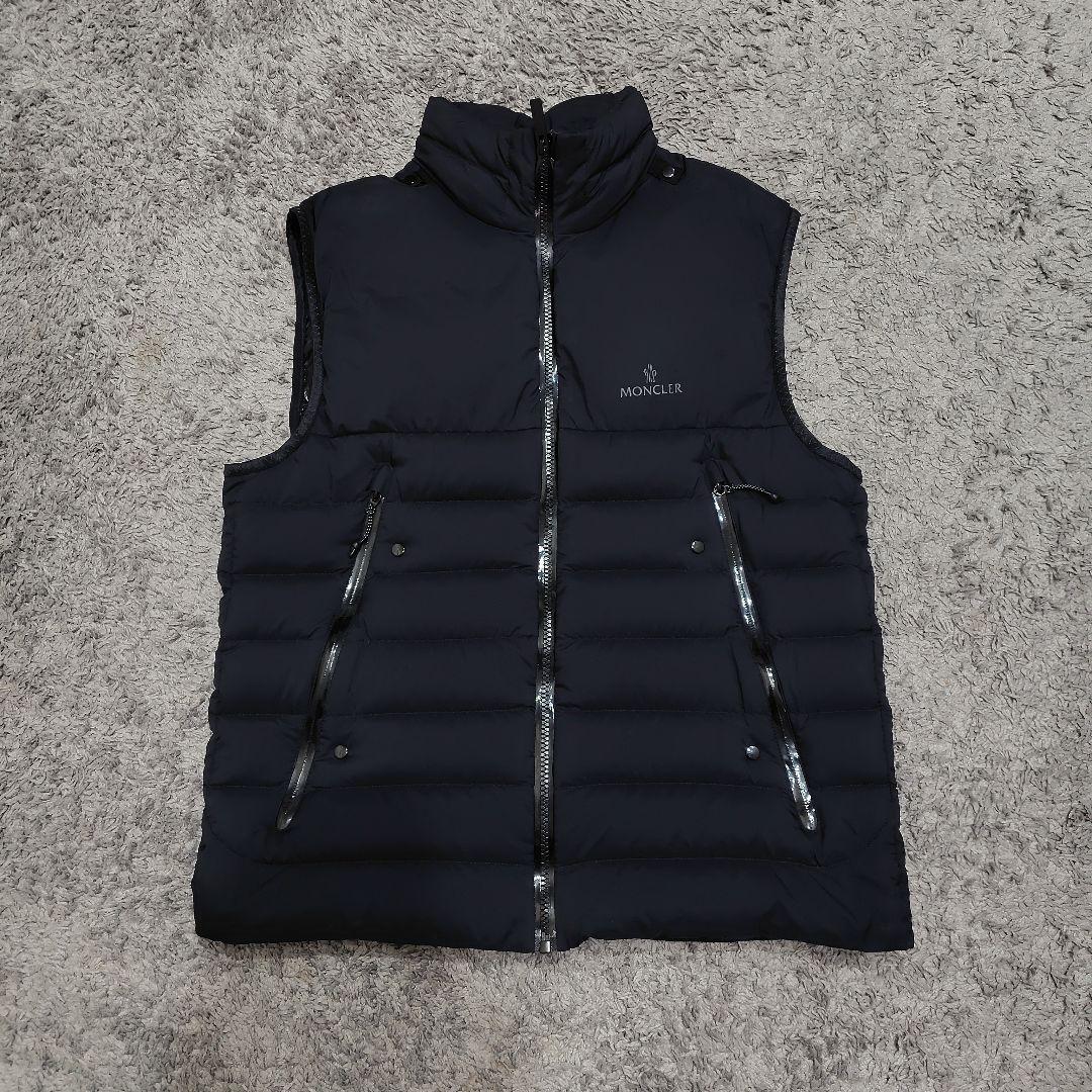モンクレール Koror ダウンベスト メンズ マットブラック サイズ1