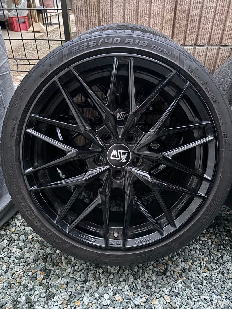 MSW OZ ブラック 225/40 R18 ホイールセット 4本