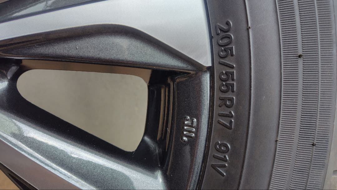 ヴォクシー/ノア90系 純正ホイール、タイヤセット１本　送料込み