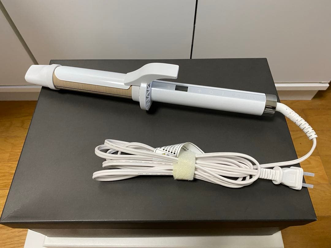【美品】絹女　kinujo カールアイロン　32㎜ 200℃ 10段階の温度切替
