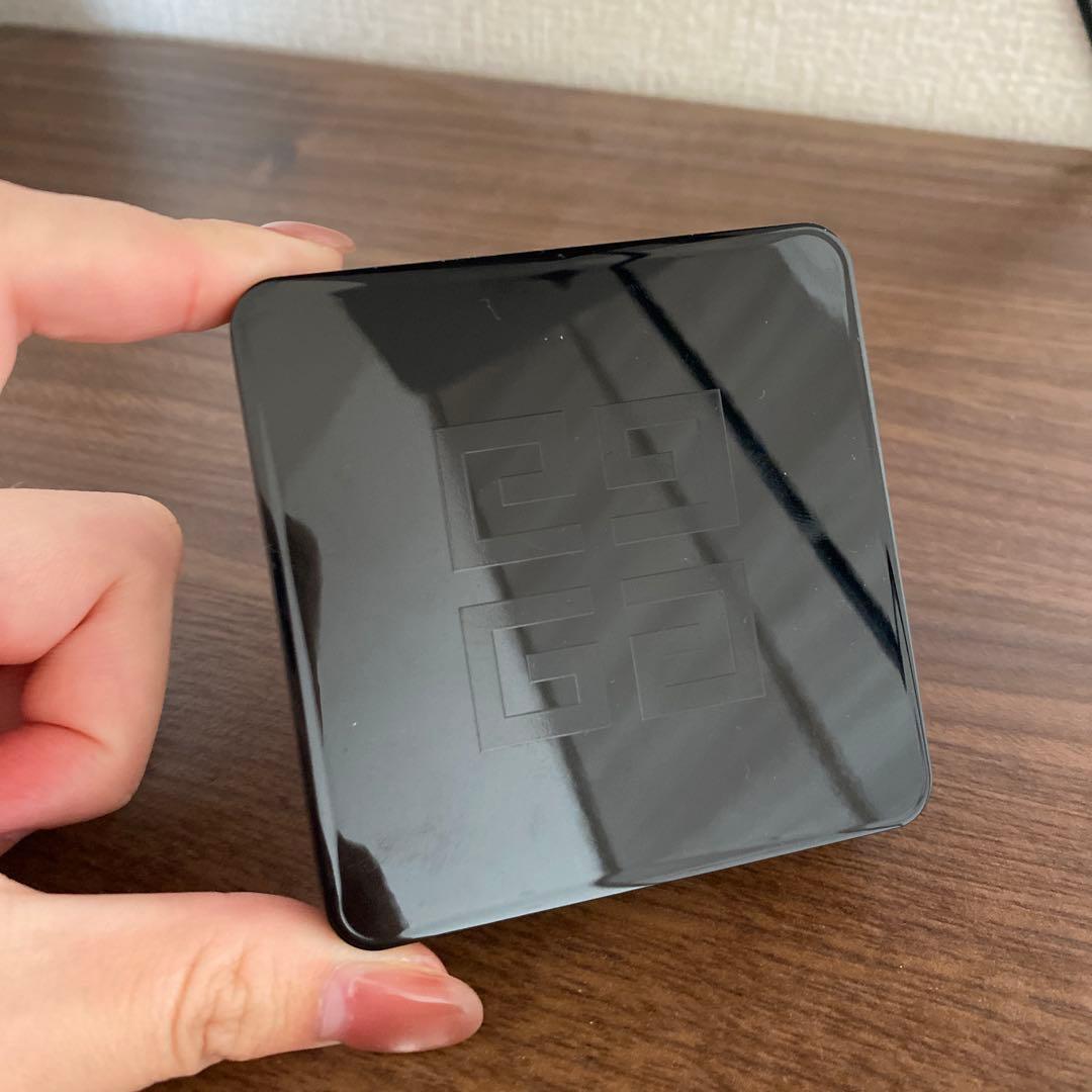 ジバンシー GIVENCHY ソワンノワール UVコンパクト　ほぼ未使用