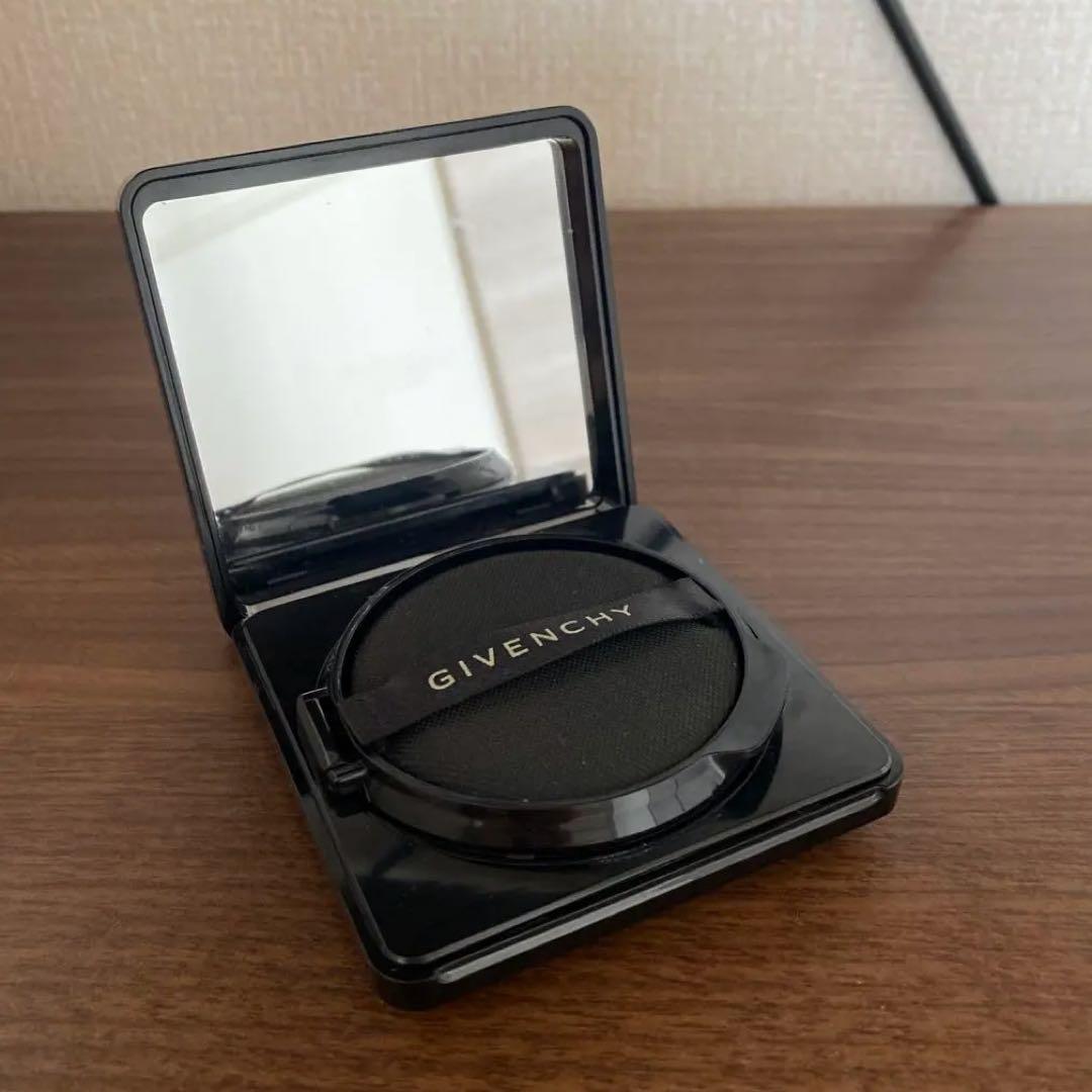 ジバンシー GIVENCHY ソワンノワール UVコンパクト　ほぼ未使用