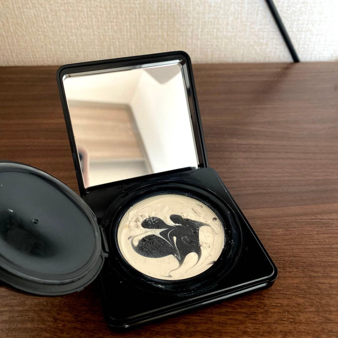 ジバンシー GIVENCHY ソワンノワール UVコンパクト　ほぼ未使用