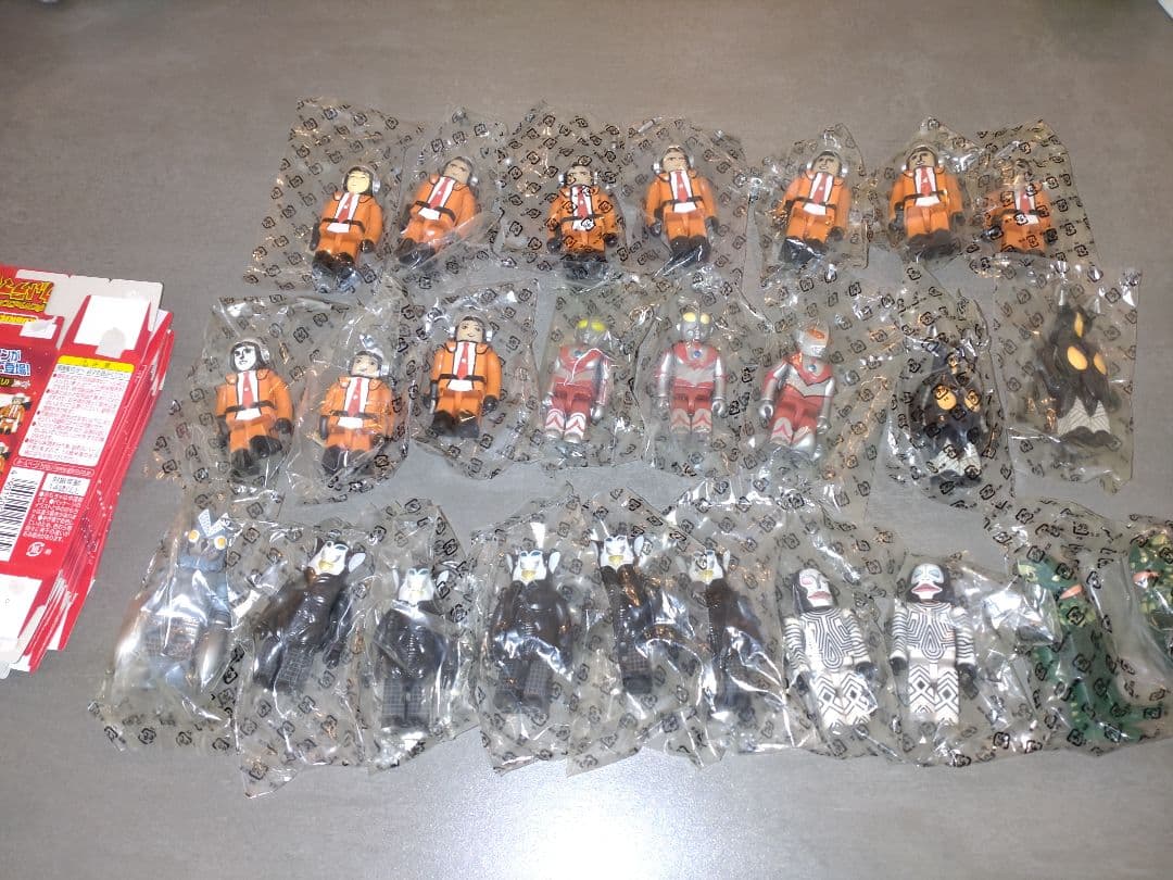 ウルトラマン　キューブリック　25体セット