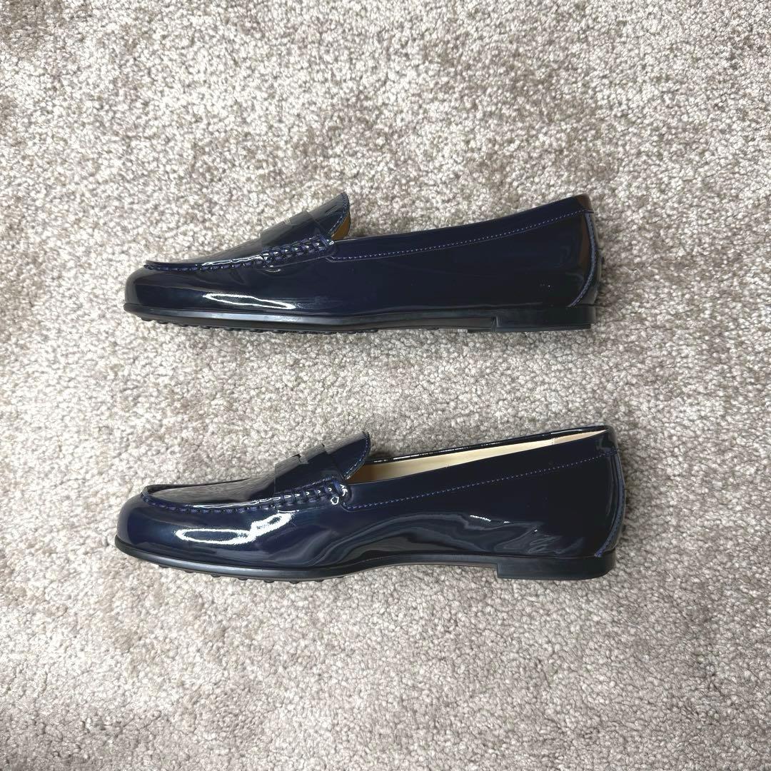 TOD’S トッズ ローファー パテント ネイビー
