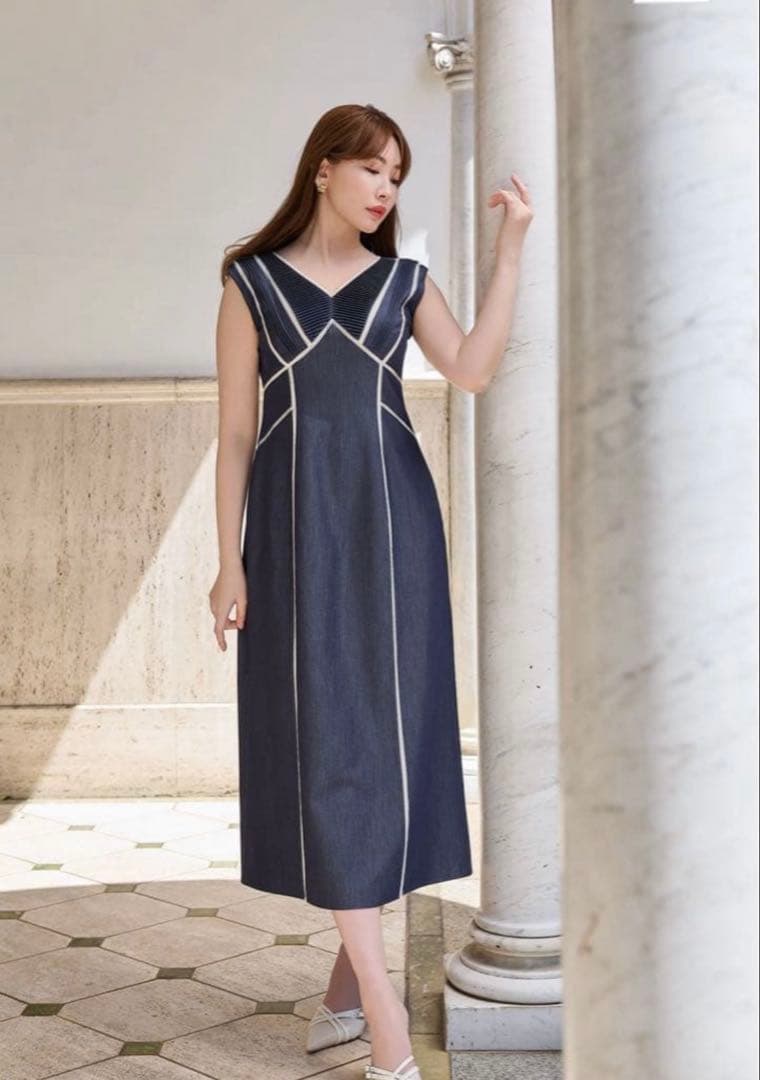 新品 Herlipto Lace Trimmed Chambray Dress