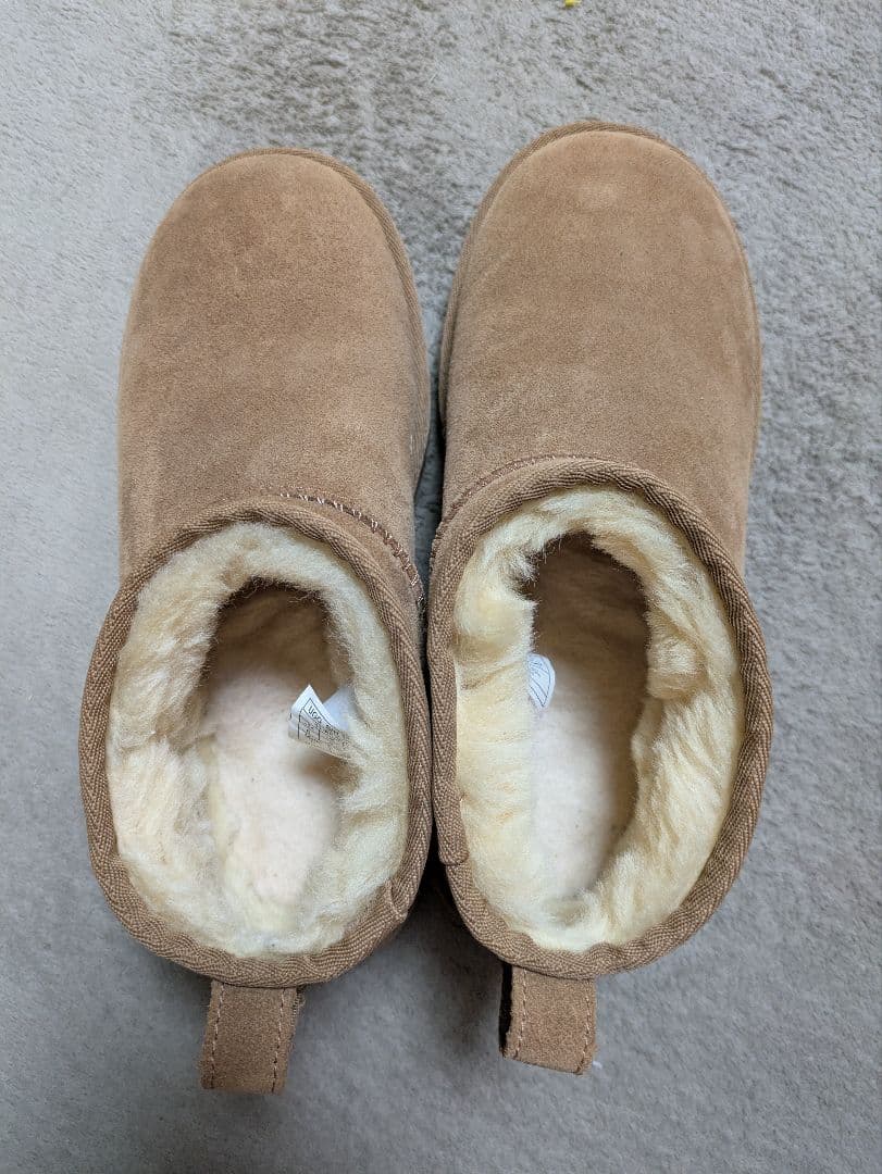 UGG　ウルトラミニ　チェスナットUSBポート36