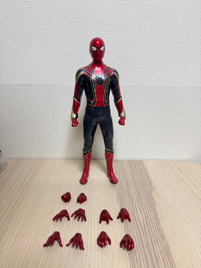ホットトイズ　アイアンスパイダー　スパイダーマン　hottoys