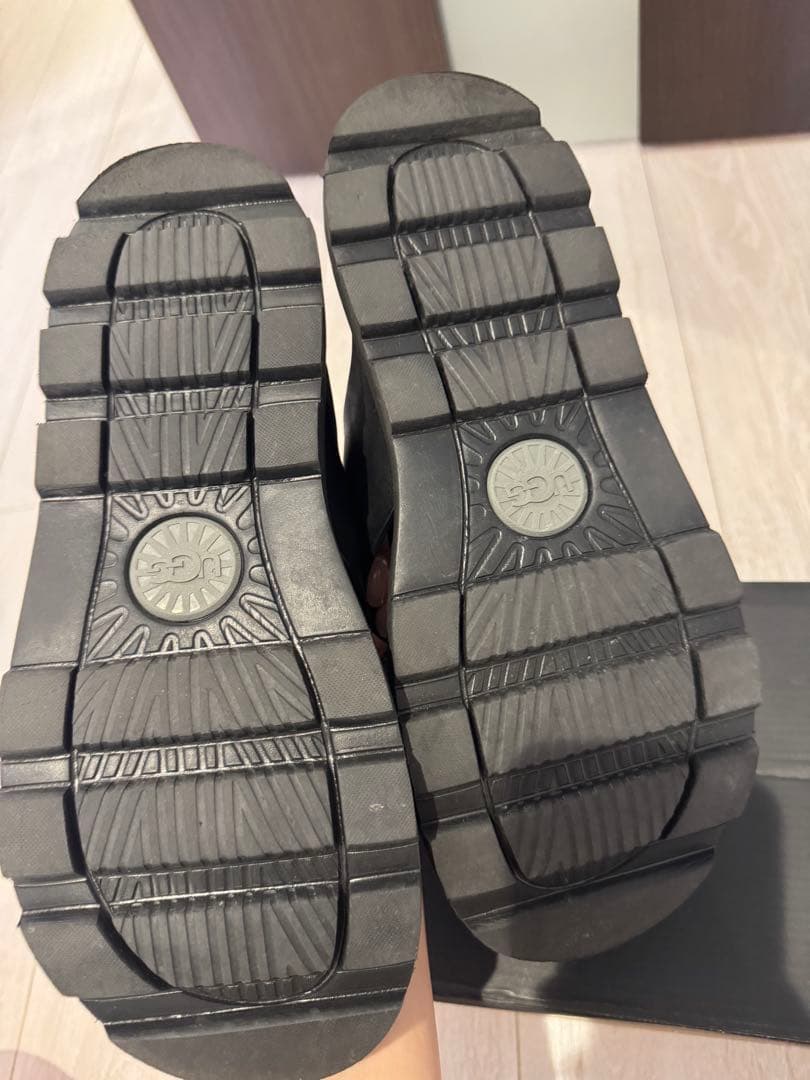 ★UGG★Capitola Cross Slide メンズ クロスサンダル