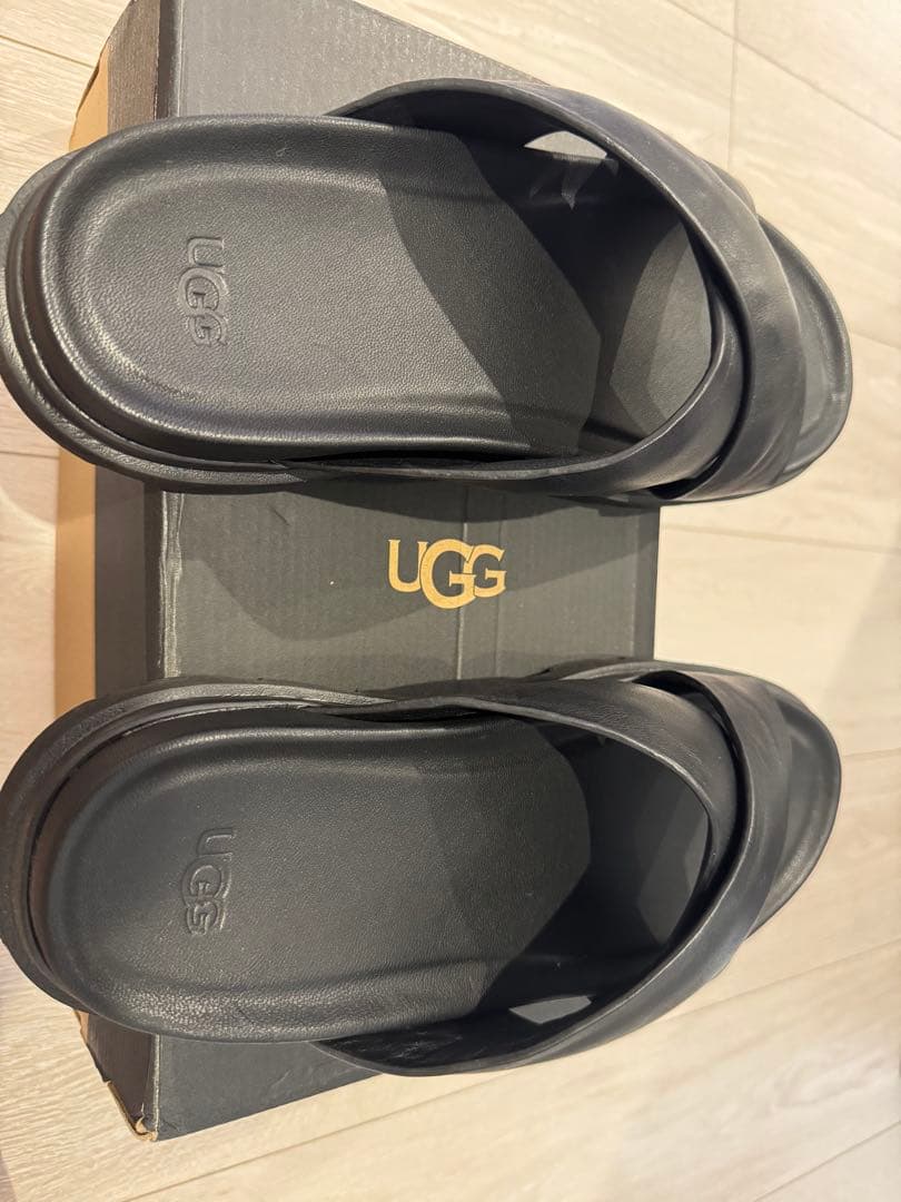 ★UGG★Capitola Cross Slide メンズ クロスサンダル