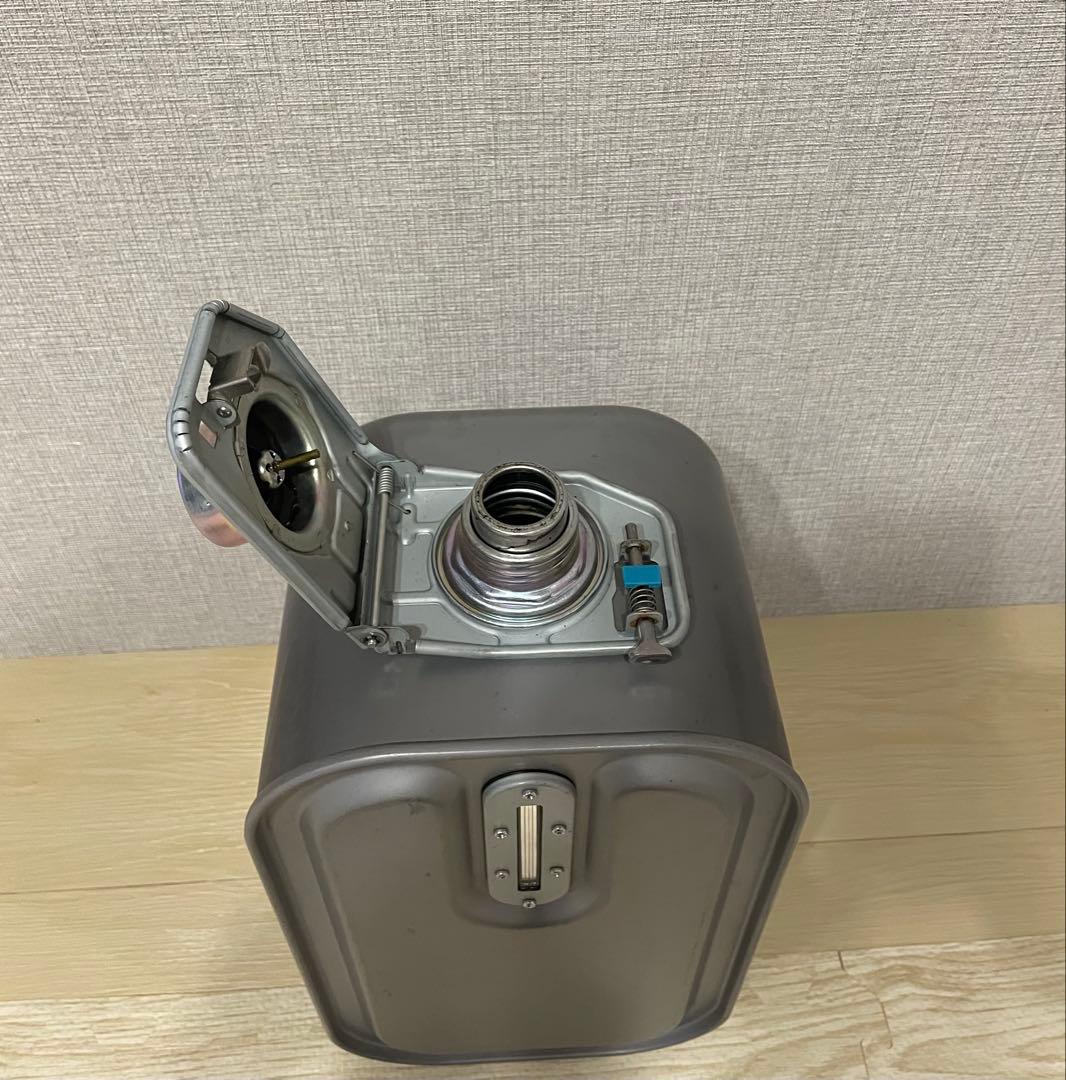 石油ファンヒーター ホワイト 2013年製