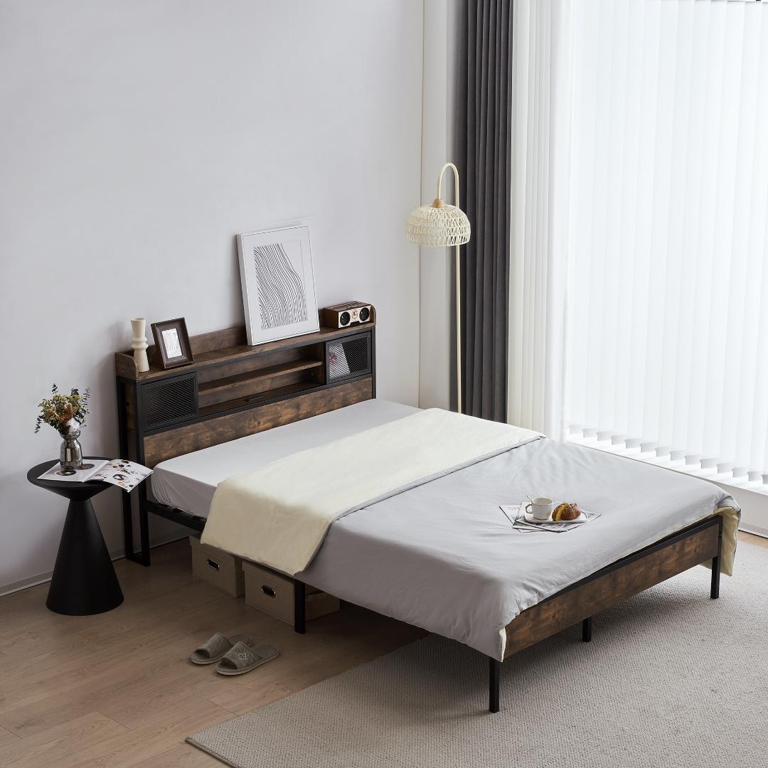 赤字価格！！売切ゴメンD・ダブル　高級ベッドフレーム・コンセント付き