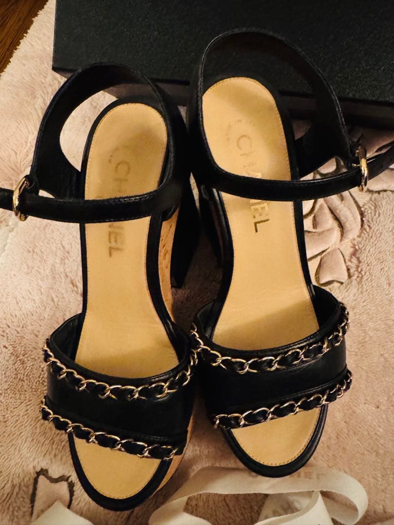 CHANEL ブラックストラップサンダル