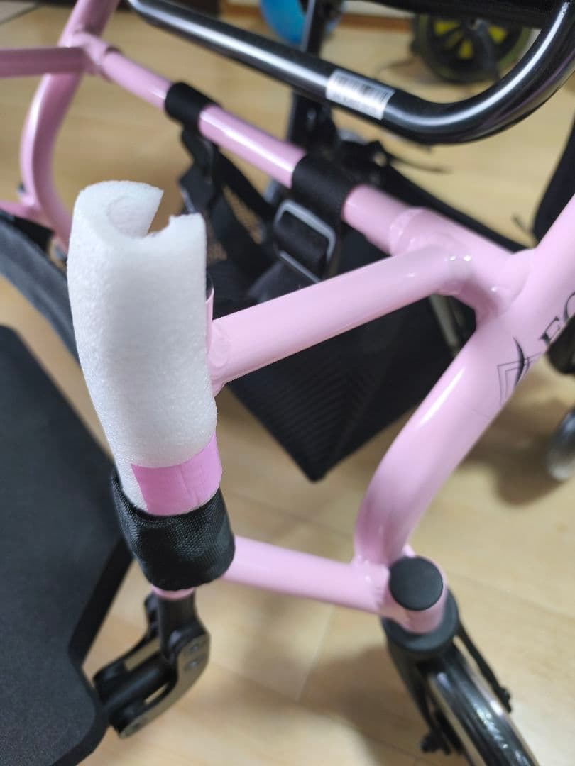 障害児用　バギータイプの車椅子　スキップR