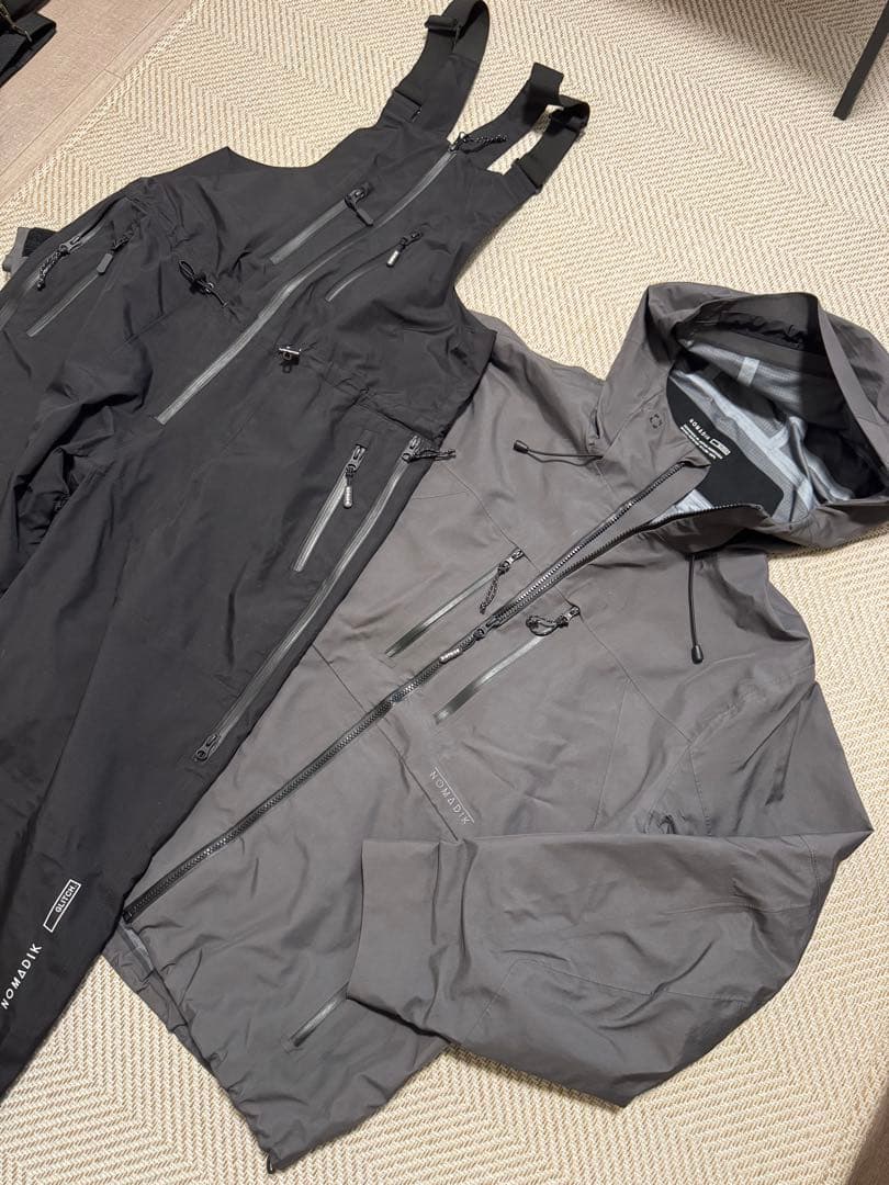 NOMADIK GLITCH 上下セット 24-25