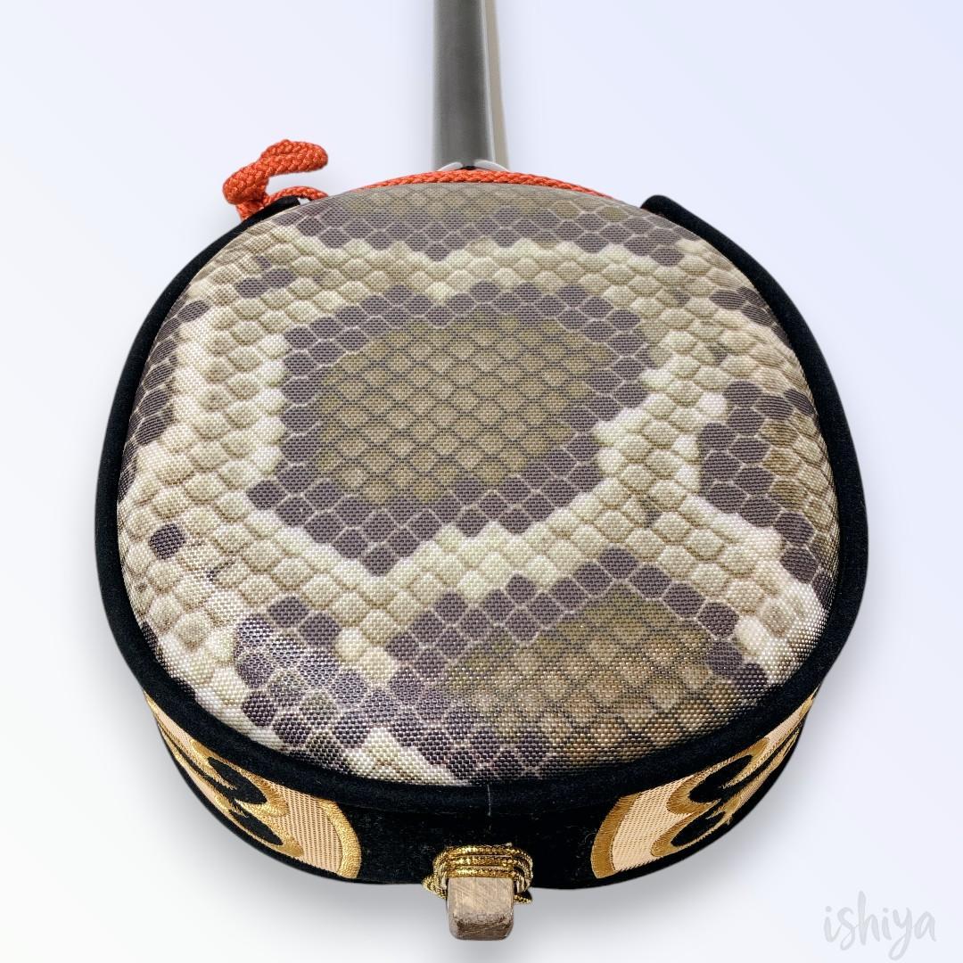 【美品】沖縄三線 弦楽器 人工皮 蛇柄 ハードケース鍵付 三味線