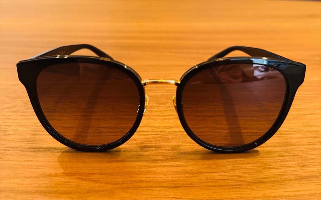 アパルトモン購入 ボッテガヴェネタ サングラス