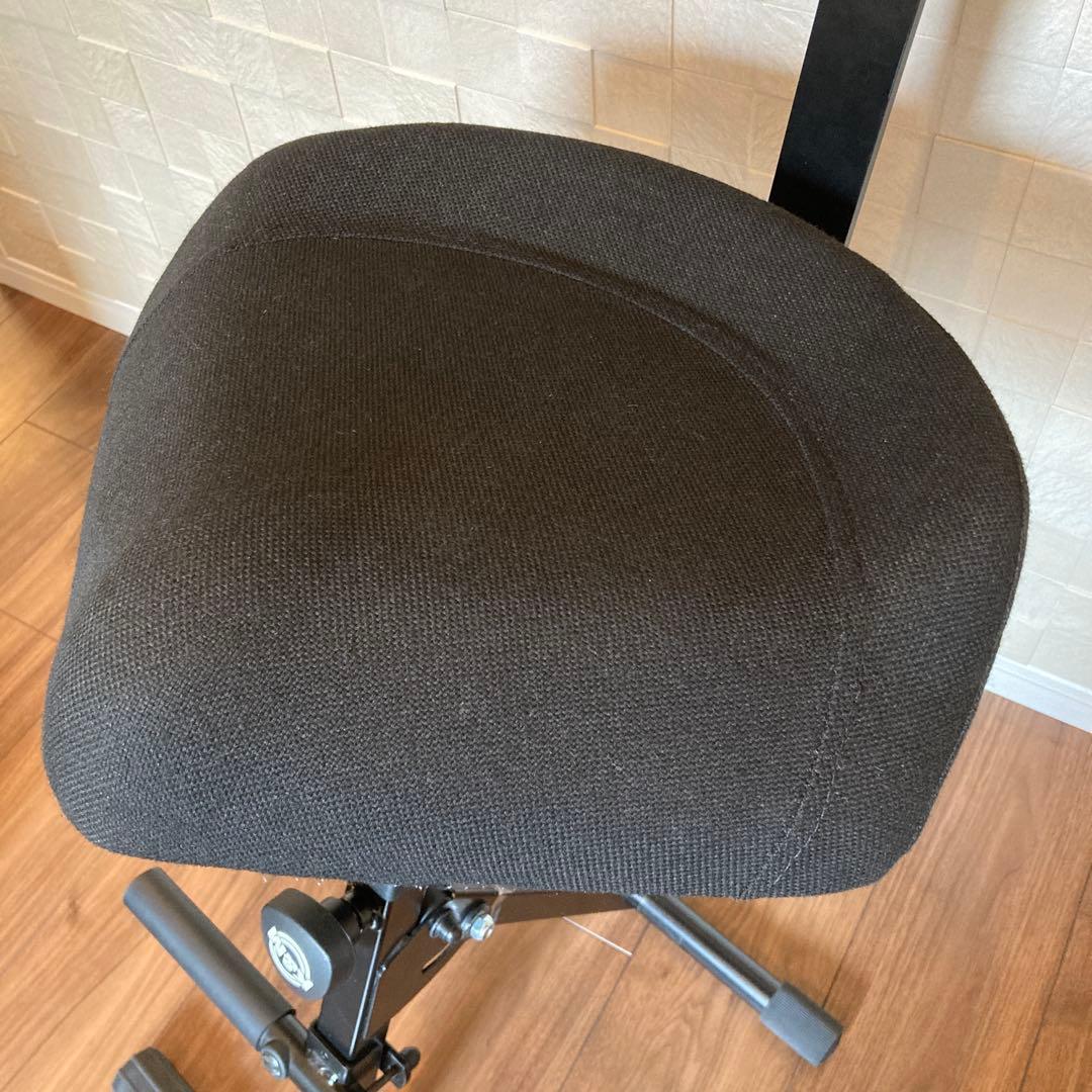 K&M 演奏者用 スツール 空圧式 布製 バックレスト16046 14033