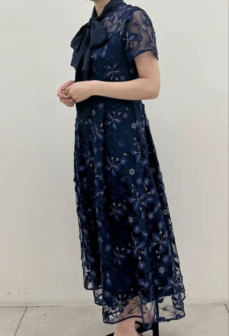 新品[グレースコンチネンタル　25AW フラワ－フレアドレス　ワンピース　38