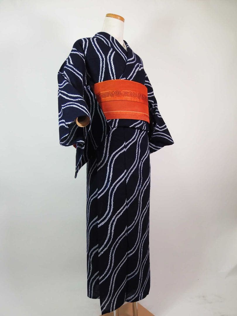 ほぼ美品 有松絞り浴衣 立涌文様　 藍染 夏にぴったりの涼やか着物