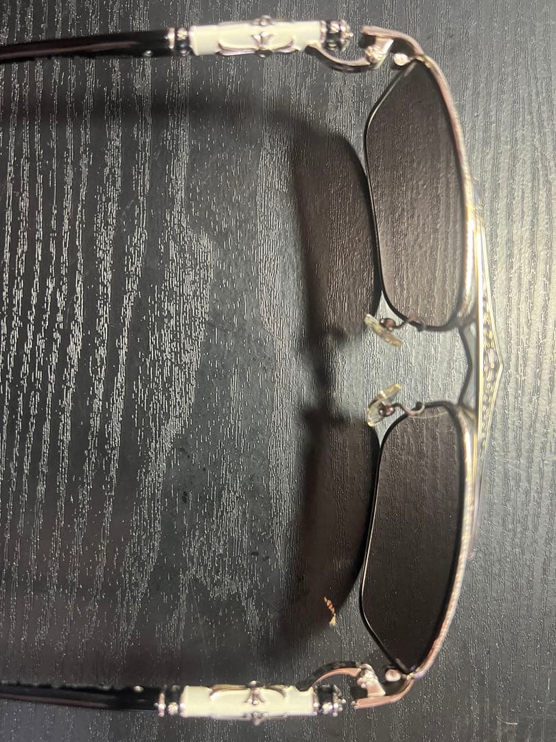 メンズ サングラス メタルフレーム グレー レンズ 装飾的デザイン