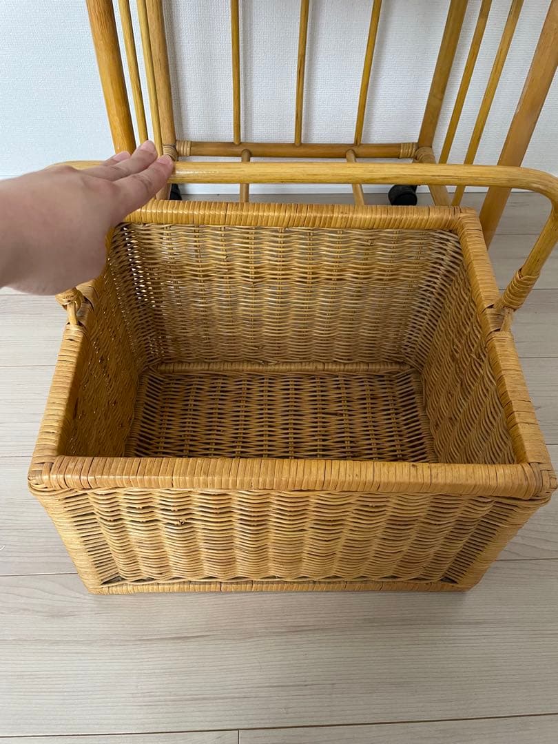 ラタン製 3段ランドリーラック キャスター付き