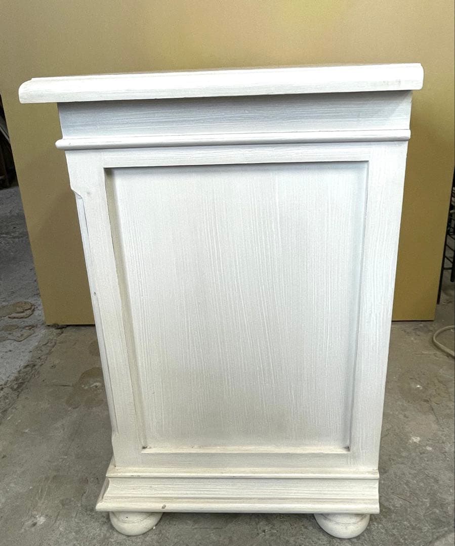 s*e様 期間限定 アンティーク調 3段チェスト ホワイト系 ナイトテーブル