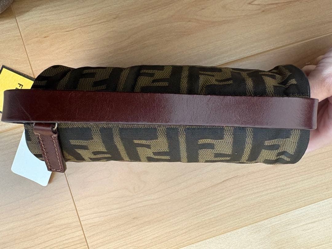 FENDI ロゴデザイン ミニハンドバッグ ポーチ