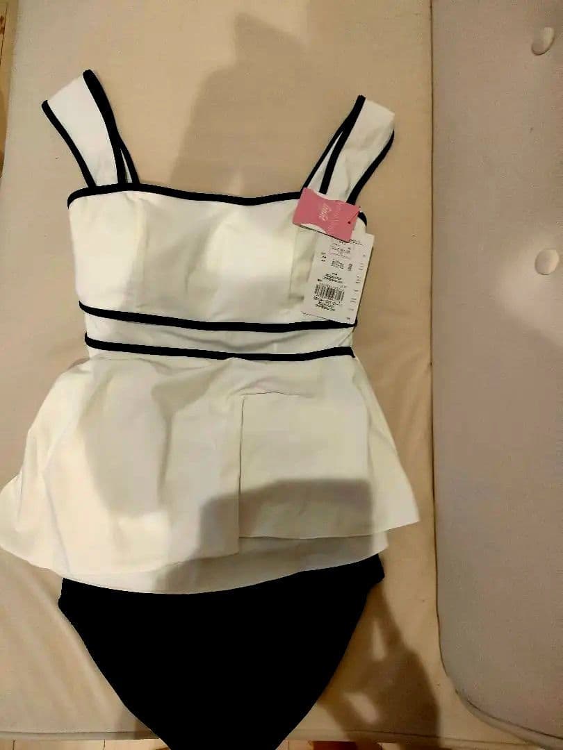 バイカラー　白黒ノンワイヤー　ビキニ　新品未使用タグ付き 11Lサイズ