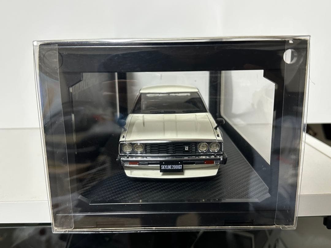ミニカー 1/18 Nissan Skyline 2000 GT-ES (C210)