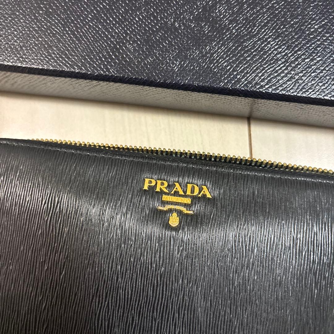 PRADA エピレザー グレー長財布(箱付き)