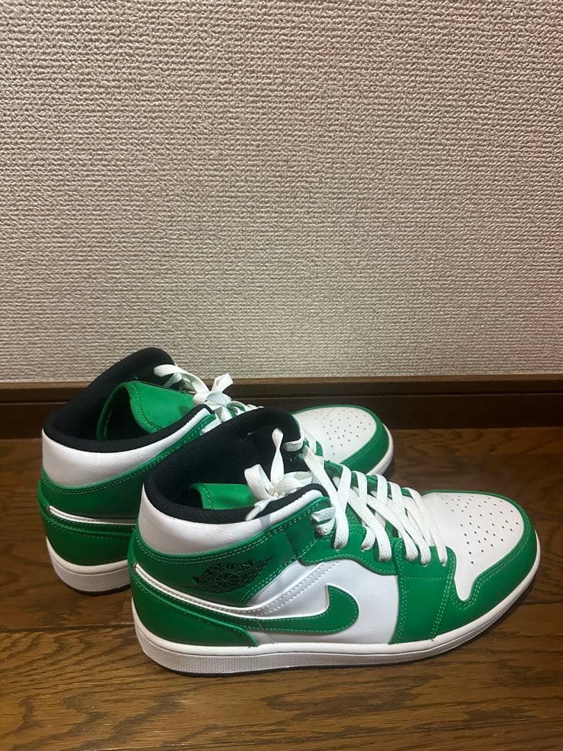 zmasaru627様•*•.¸♬︎NIKEAIR JORDAN 1 MID