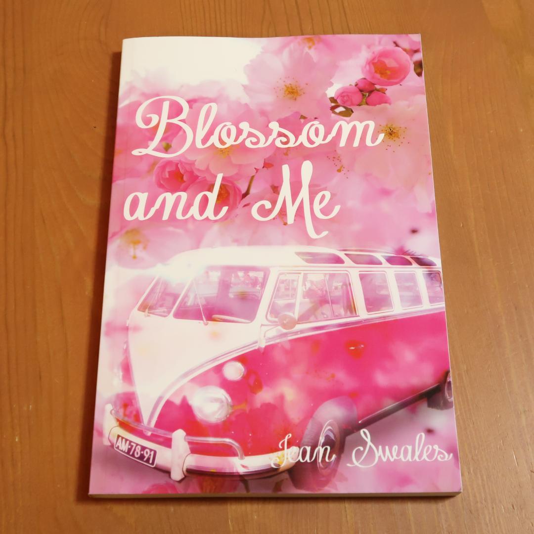 セール！ 洋書『Blossom and Me』 Jean Swales