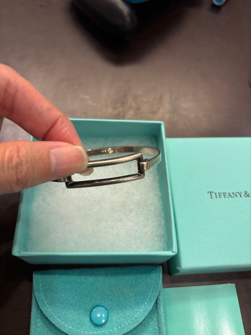 Tiffany ティファニー　シルバーバングル　専用ポーチ付き