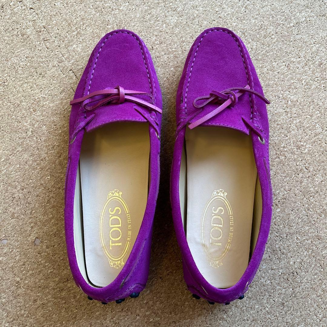 TOD'S パープル スエード ローファー極美品ほぼ未使用　ドライビングシューズ